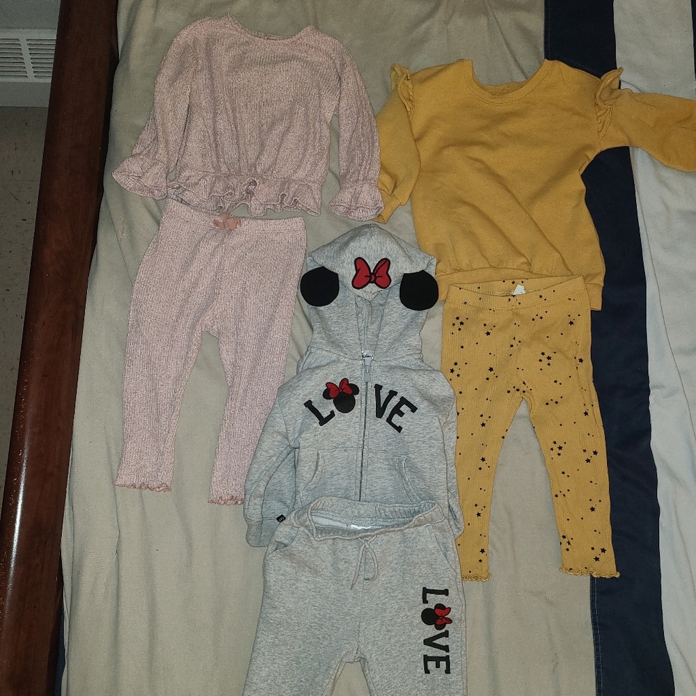 A BABY GAP BUNDLE